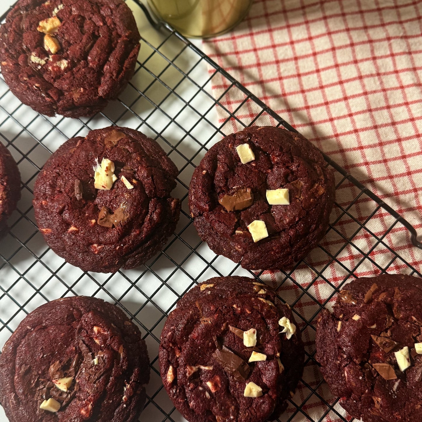 Red Velvet Cookie - Red velvet cookie.jpg